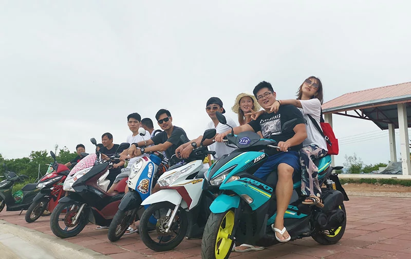 EMAC Thailand Team and EMAC Team 800x504 This is a commemorative picture of the EMAC event.